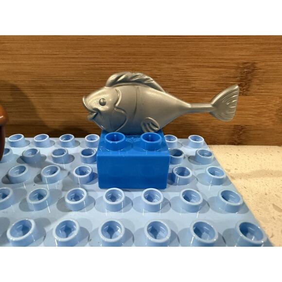Lego Duplo Fishing Scene Boat Fish 2 Figures Lot Of 14 - Picture 5 of 6